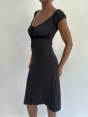 french summer drop | taille: S/M · couleur: noir · article: robe · détails: fleuri + longueur midi