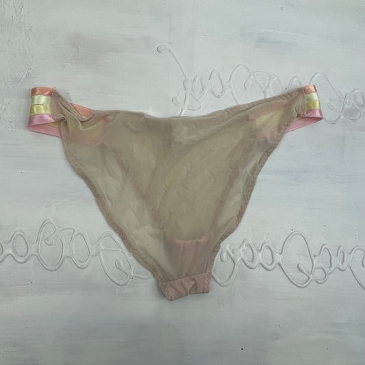CHALET GIRL DROP | small intimissimi mesh thong with silky side stripes