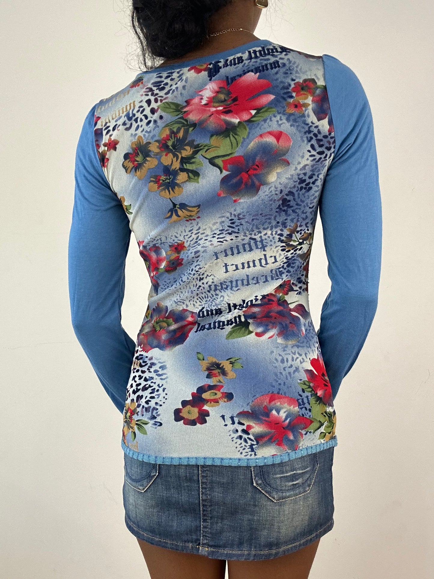 vintage edit: tops | small blue long sleeve graphic top