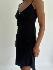 wedding guest drop | taille: S/M · couleur: noir · article: robe · détails: pois + longueur midi