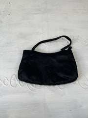 💚vintage edit twenty-six | couleur: noir · matière: satin · article: sac bandoulière · détails: perles