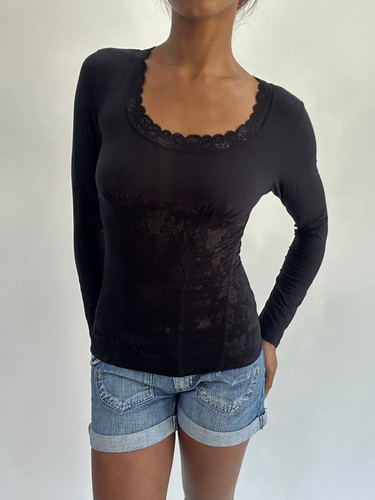 french summer drop | small black long sleeve floral pattern top