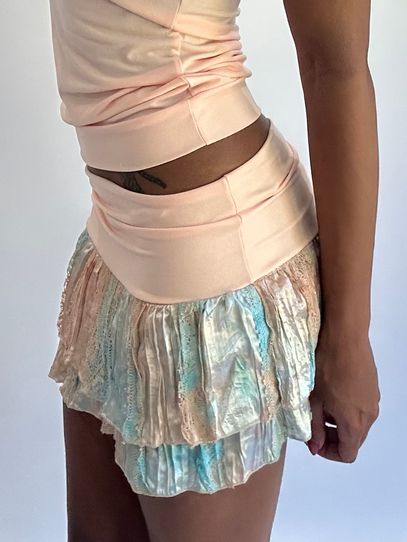 ‼️olivia rodrigo drop | extra small/small pink ruffle drop waist mini skirt