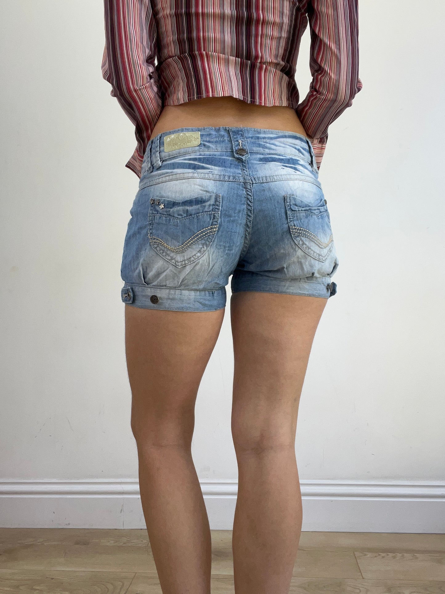 summer edit | small blue light wash denim shorts