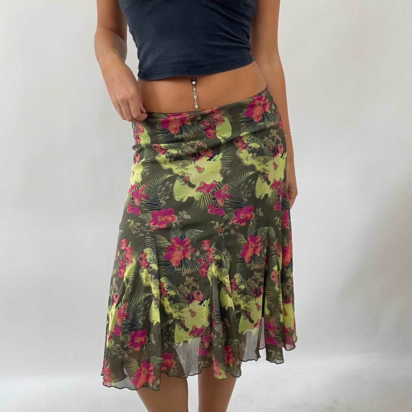 💻FRESHERS FIT DROP | small green floral mesh midi skirt