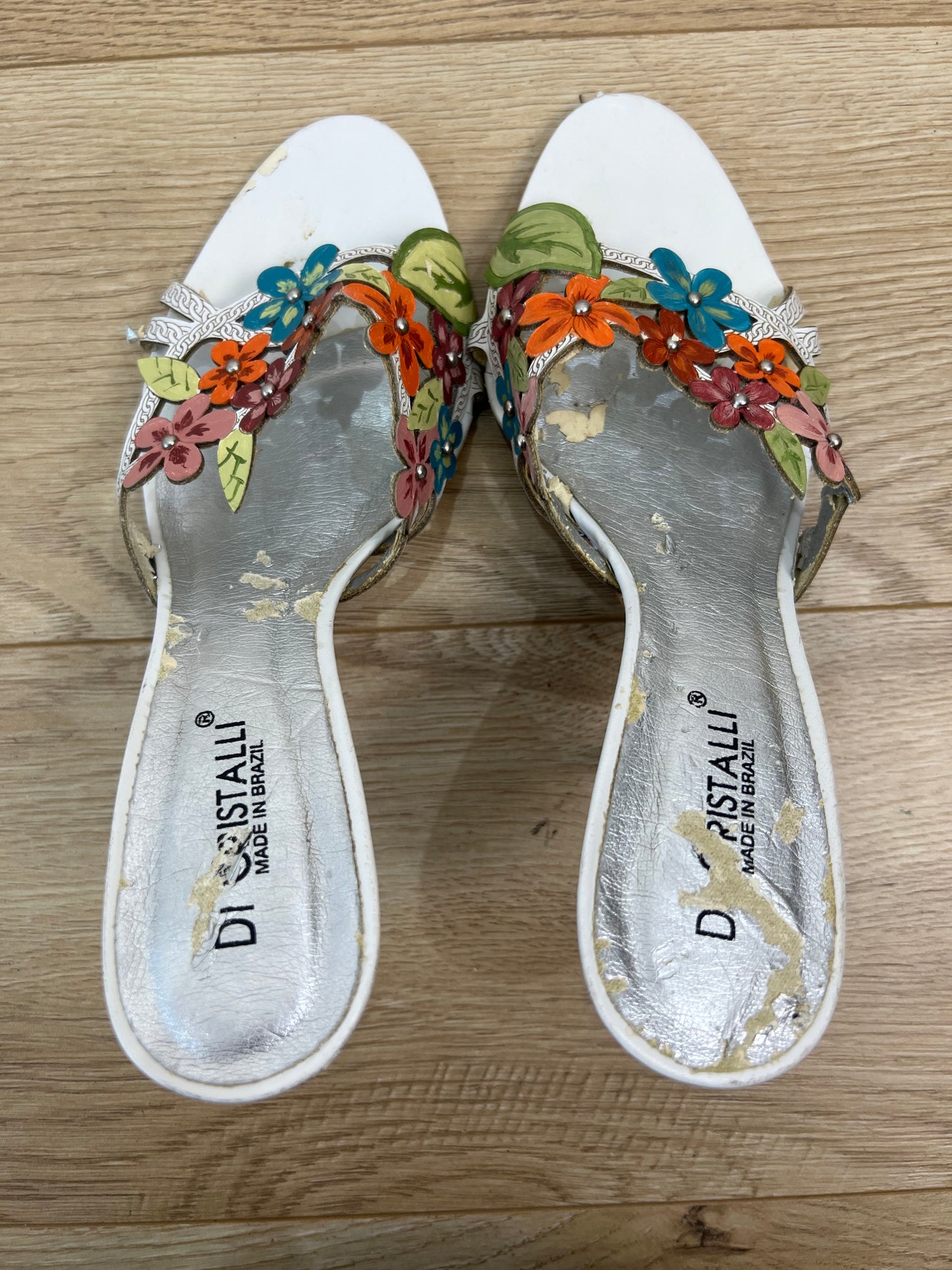 vintage edit fourteen | uk 3 white floral kitten heels