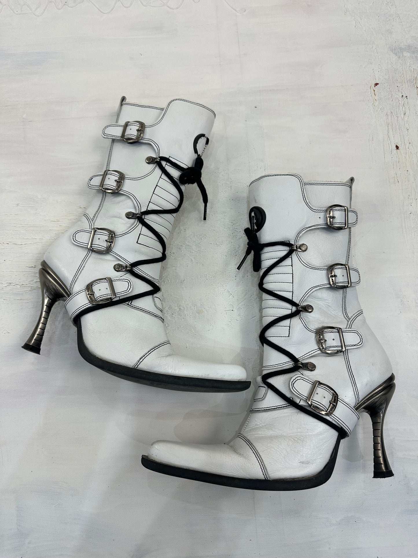 ⭐️vintage edit: indie sleaze | UK5.5 white new rock lace up heeled boots with silver hardware