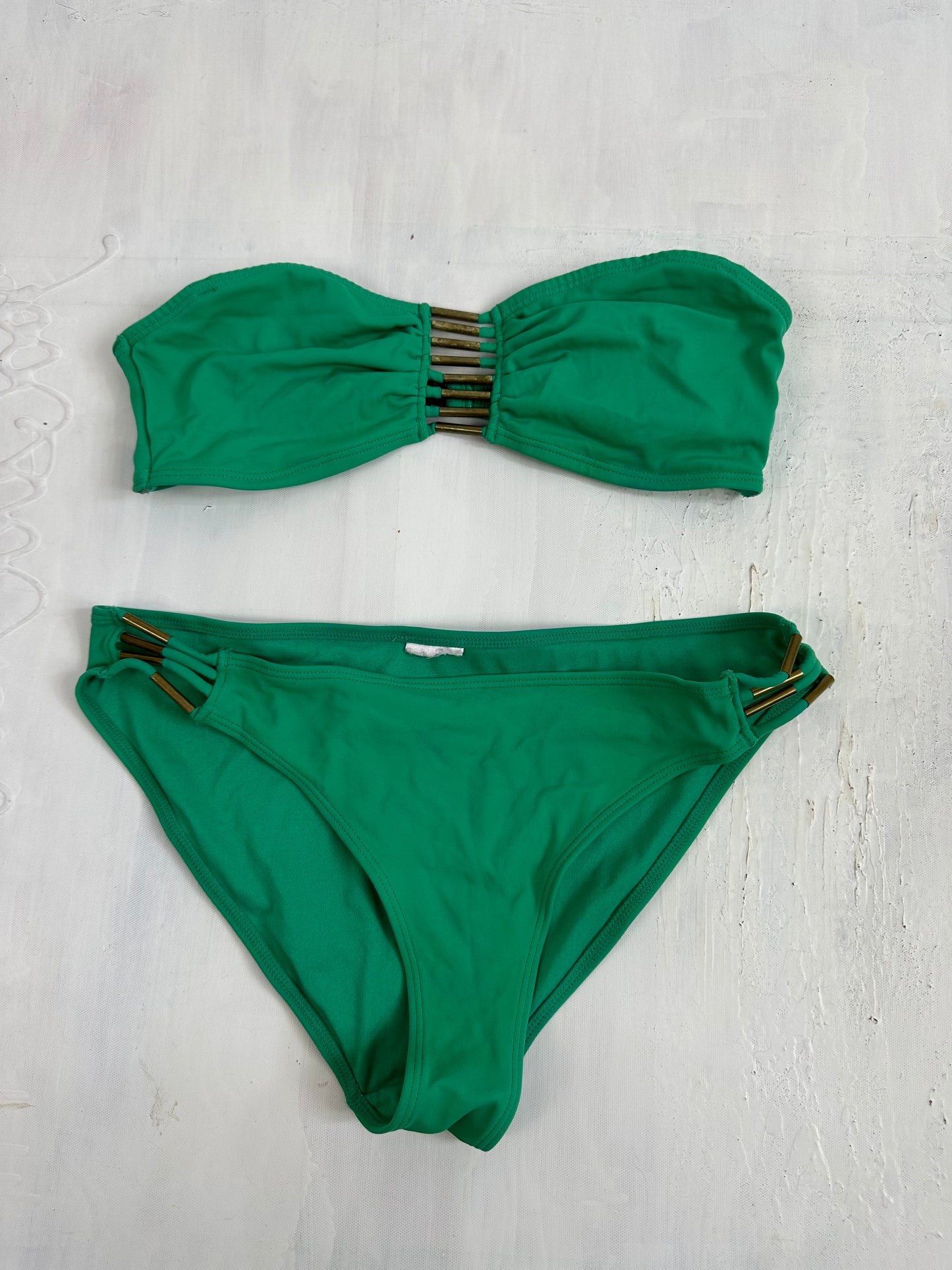 BEST PICKS | small green bandeau bikini set