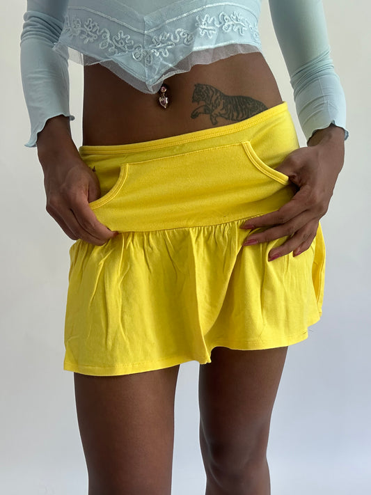 💚colourmaxxing drop | extra small yellow jersey style skirt