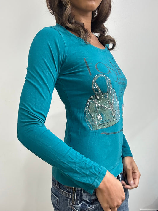 vintage edit: fashion week | small blue long sleeve graphic top