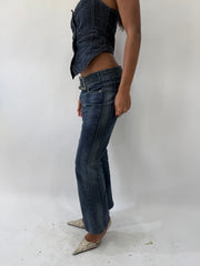 western edit | taille: S/M · couleur: bleu · matière: denim · article: jean · détails: ceinturé + court