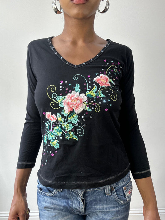 BEST PICKS | small black 3/4 length sleeve top with floral embroidery