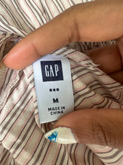 טופ ⁨gap⁩ וינטג׳ בהדפס פסים בגזרת פפלום – ורוד – מידה ⁨s/m⁩ – ⁨best picks⁩