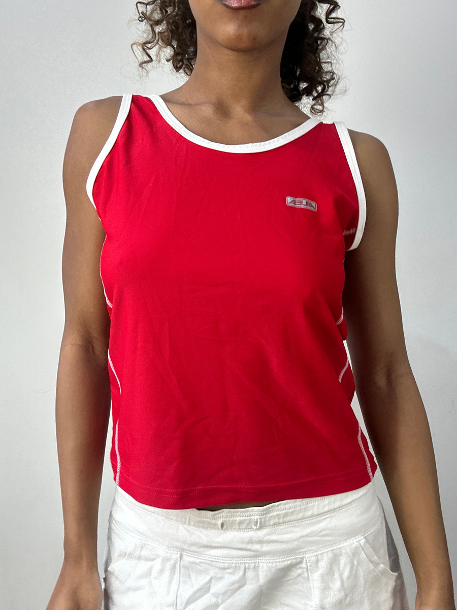 💻 athleisure edit | mittelrotes Tanktop mit ausgeschnittenem Rückendetail