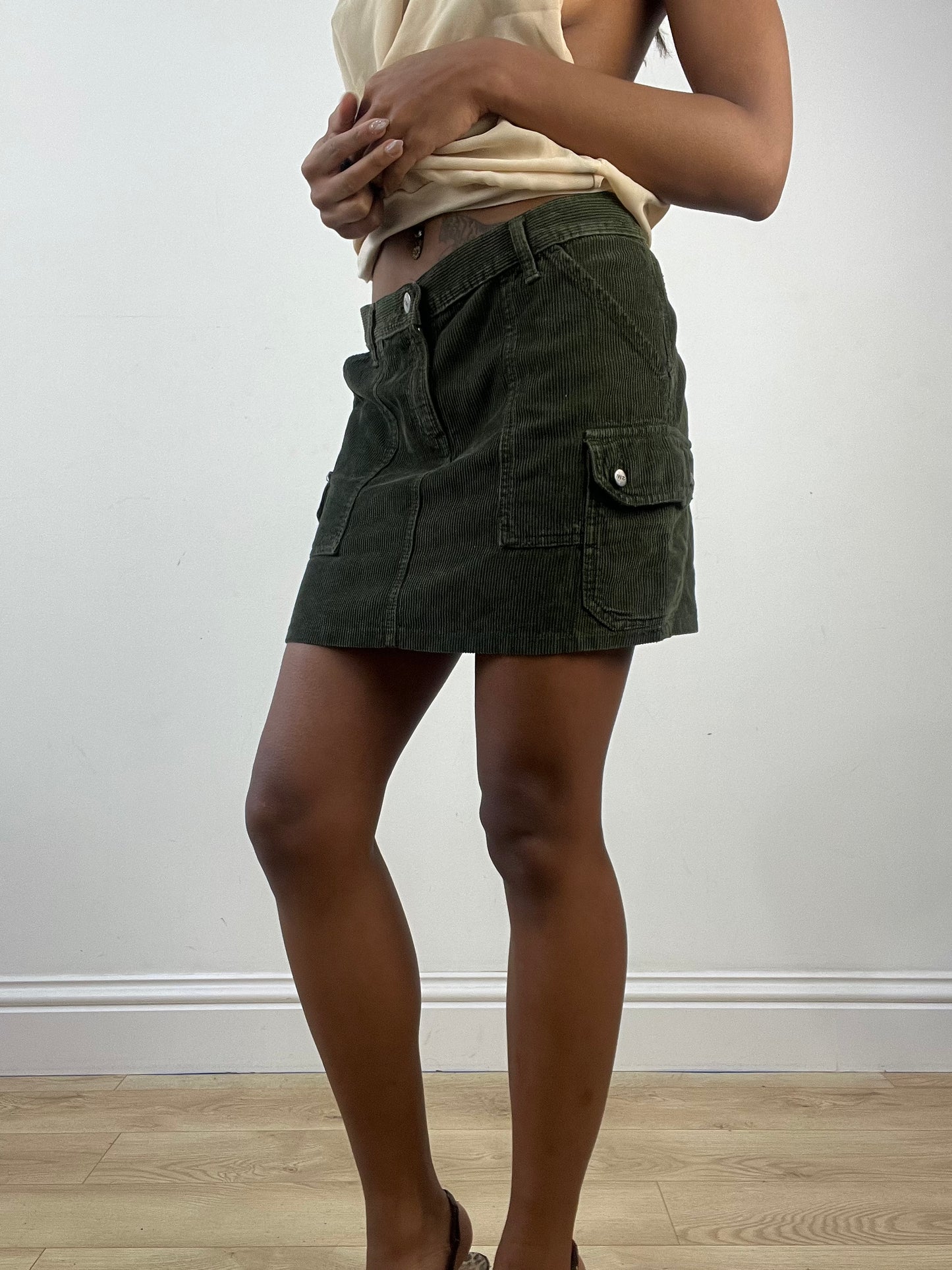 vintage edit: indie sleaze | medium green corduroy style mini skirt