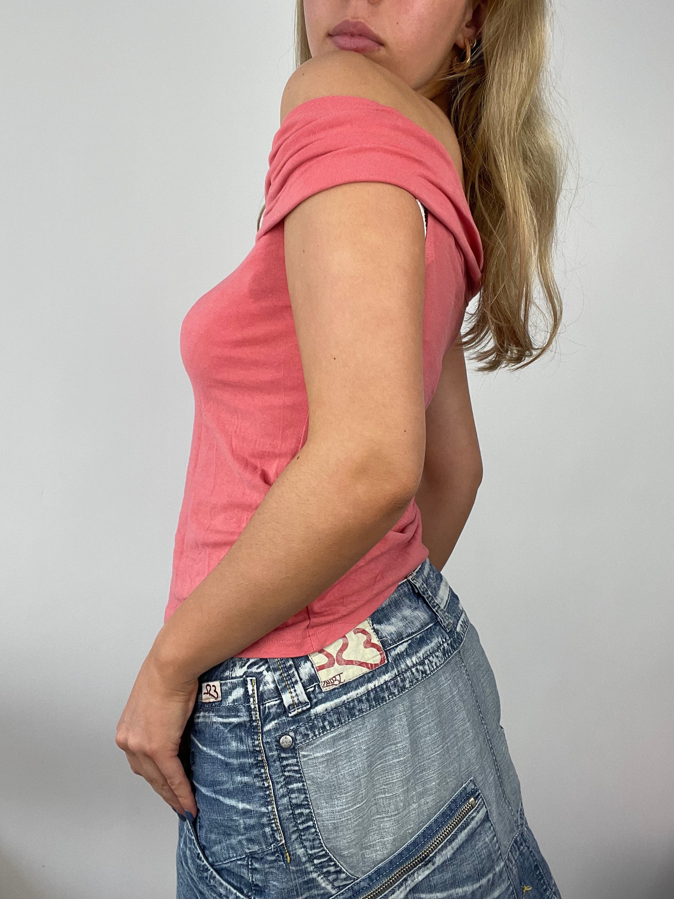 Addison rae off the shoulder top 2025