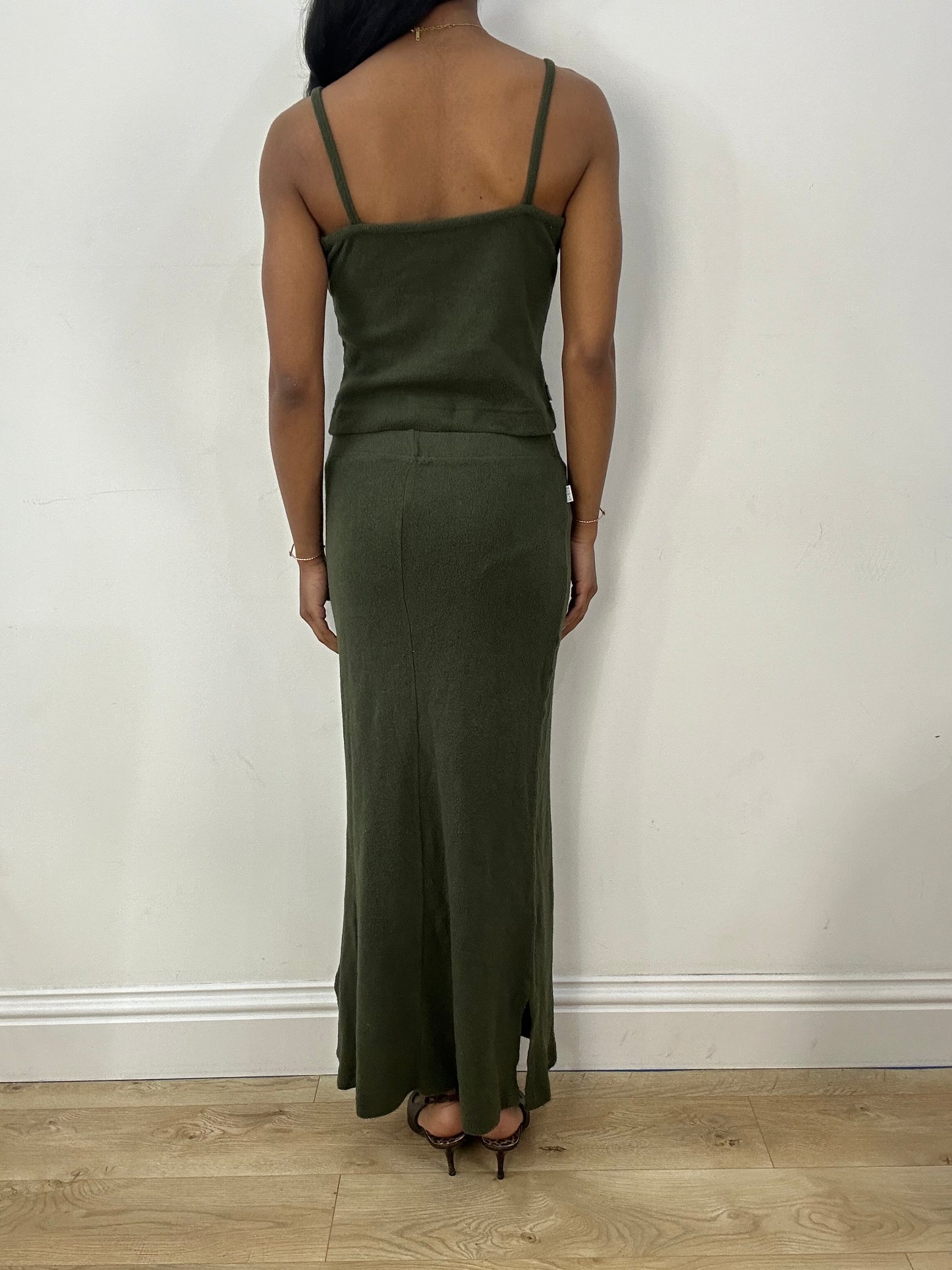 BEST PICKS | small dark green knit skirt & cami set