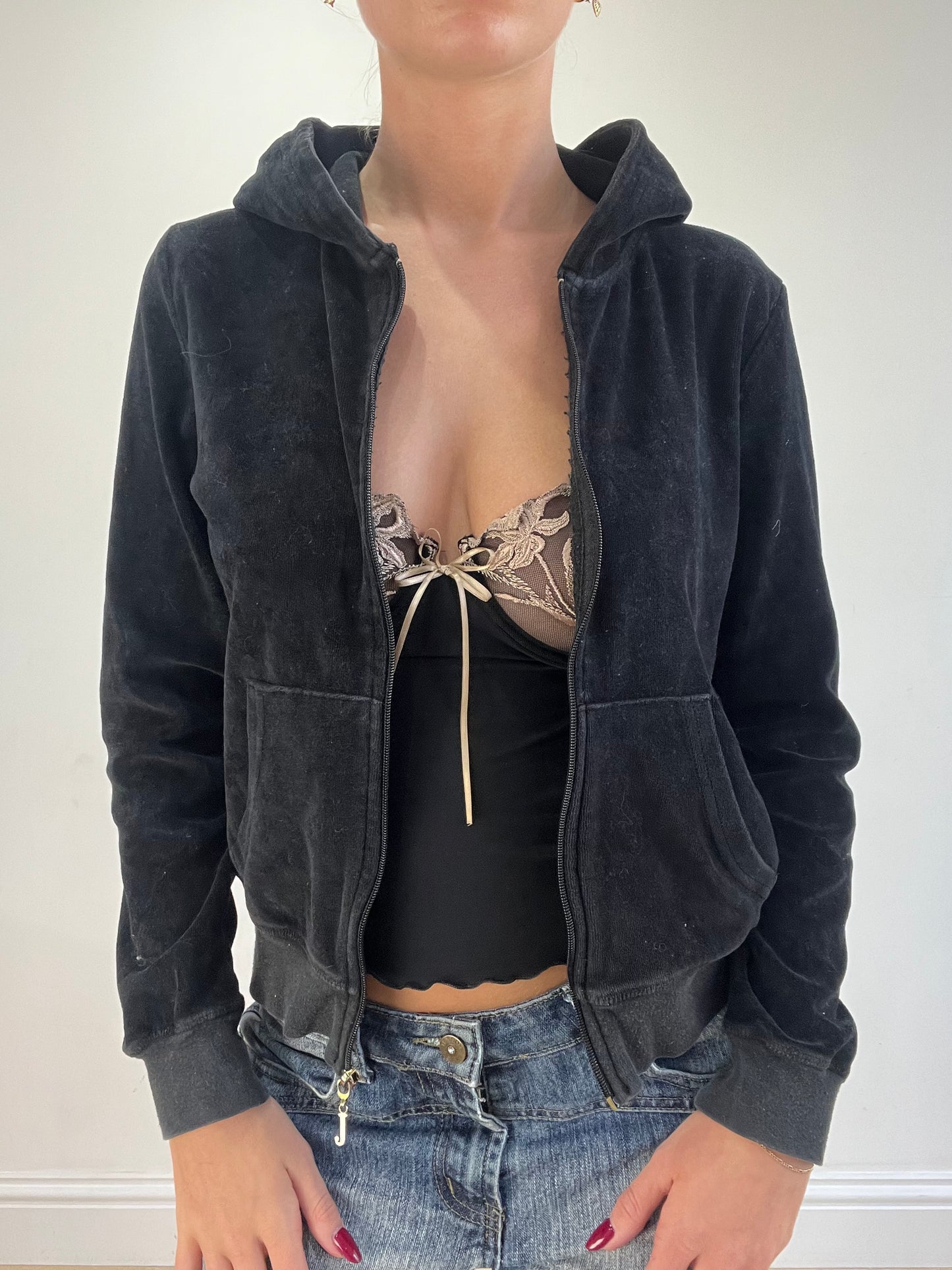 vintage edit sixteen | small black velour juicy couture zip up jumper