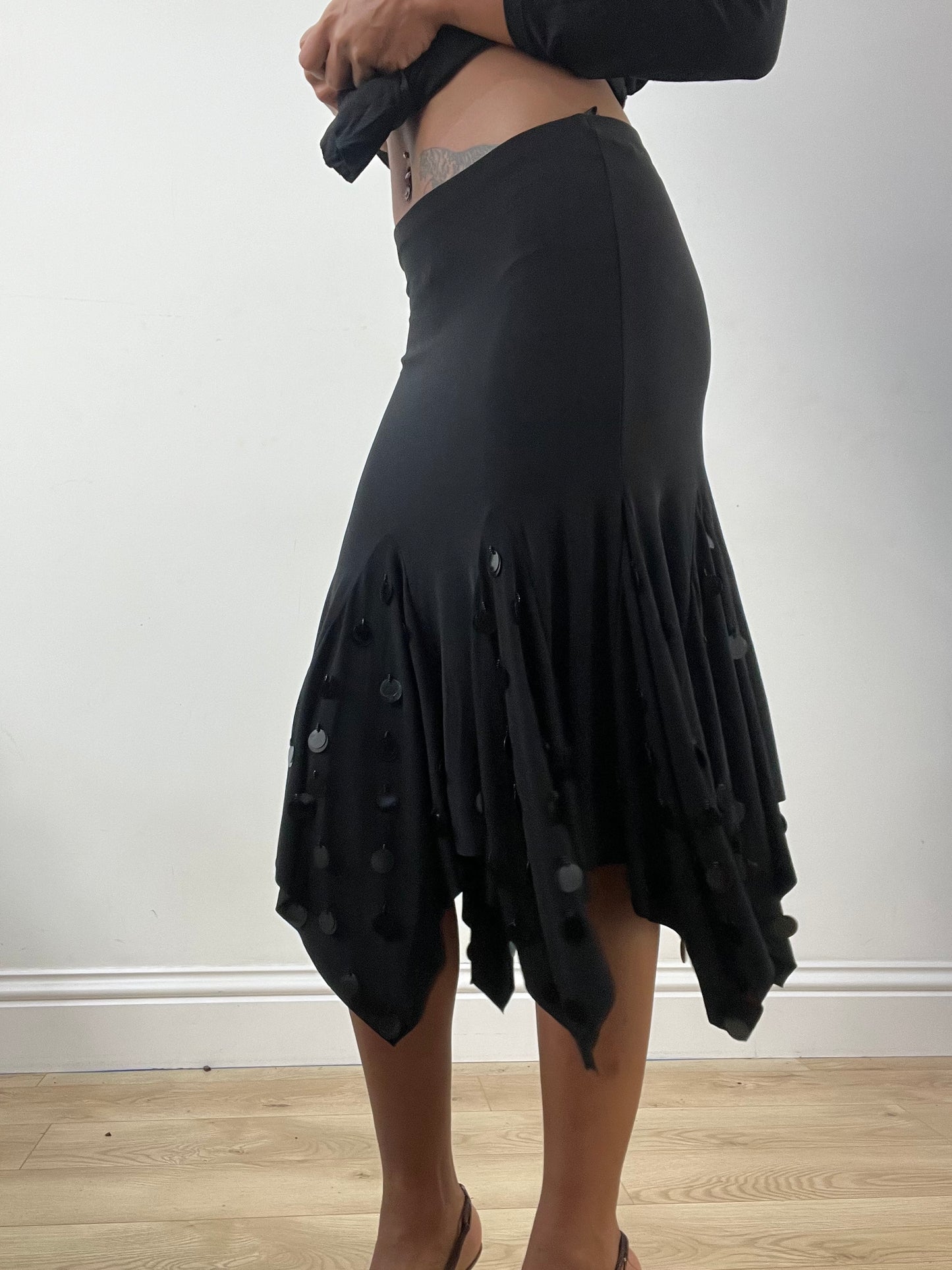 BEST PICKS | small black midi skirt with sequin details