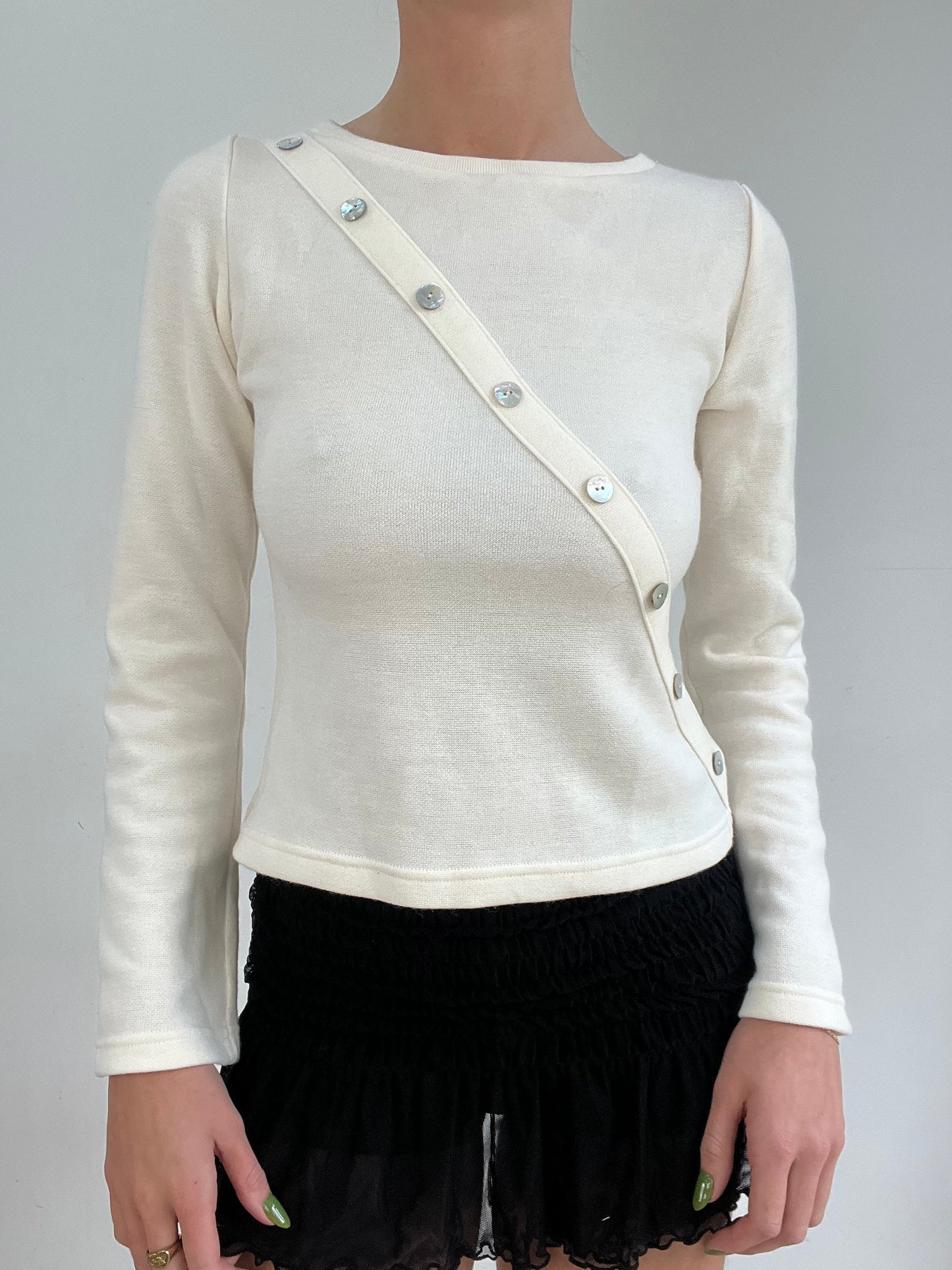 #350 SAMPLE SALE | small cream long sleeve button top