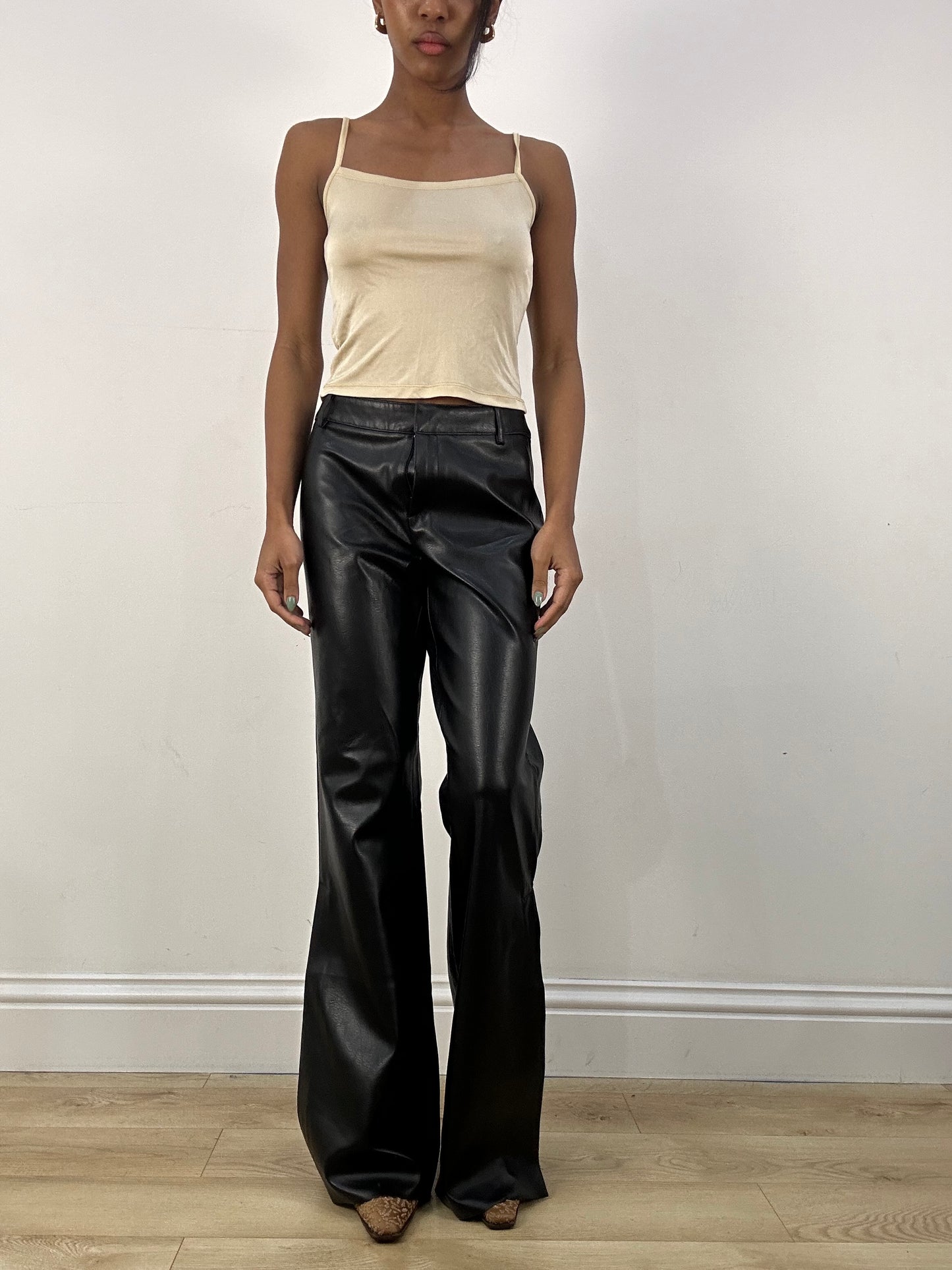 MOB WIFE DROP | small beige cropped cami top