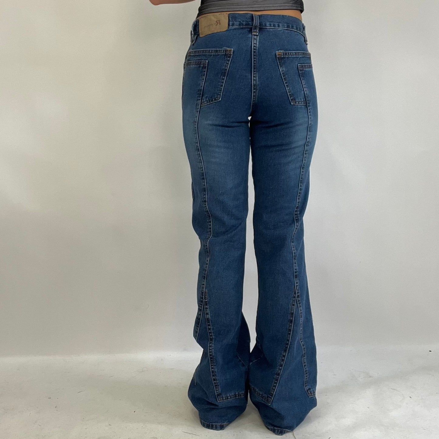 💻INSTA BADDIE DROP | XS blue flared jeans
