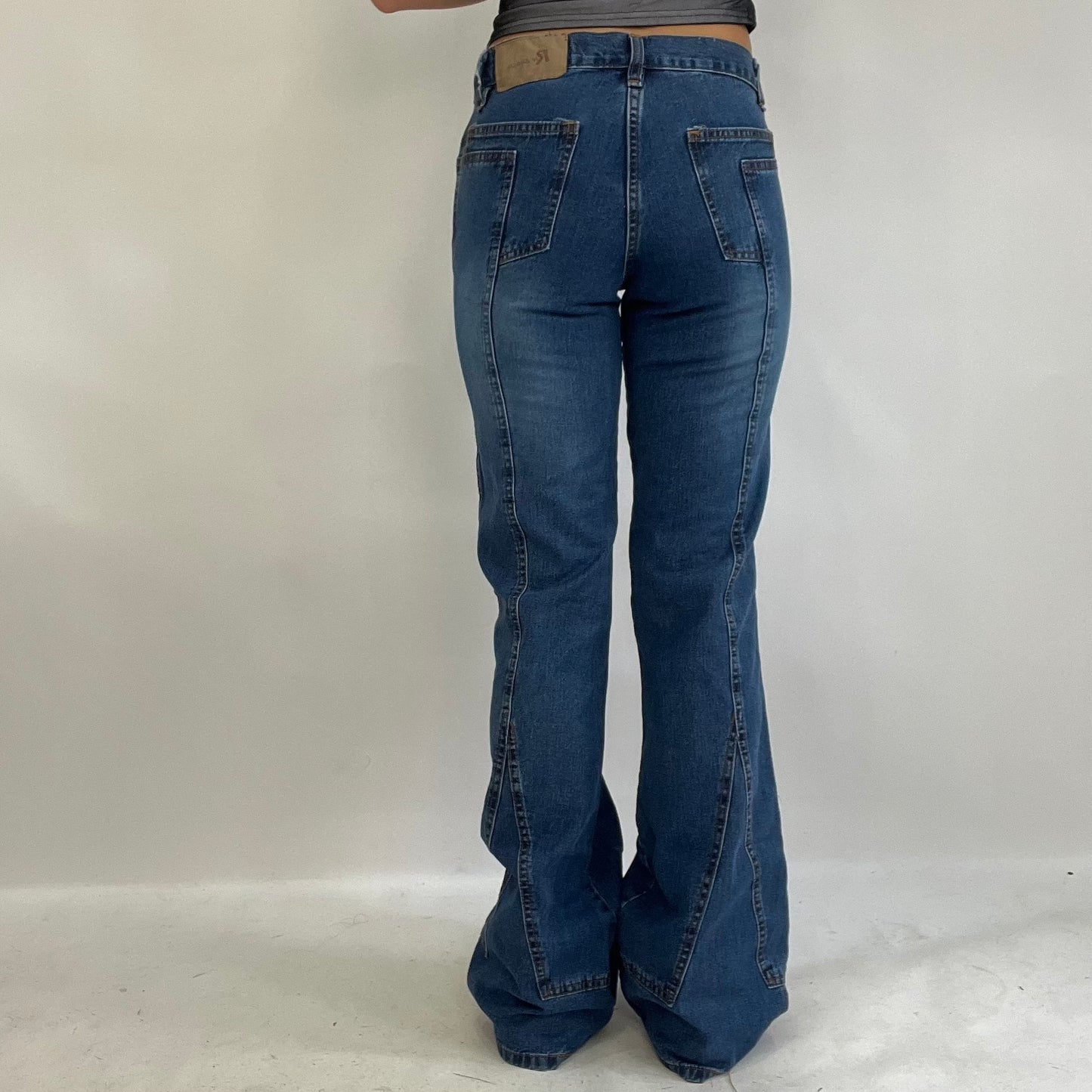 💚💻INSTA BADDIE DROP | XS blue flared jeans