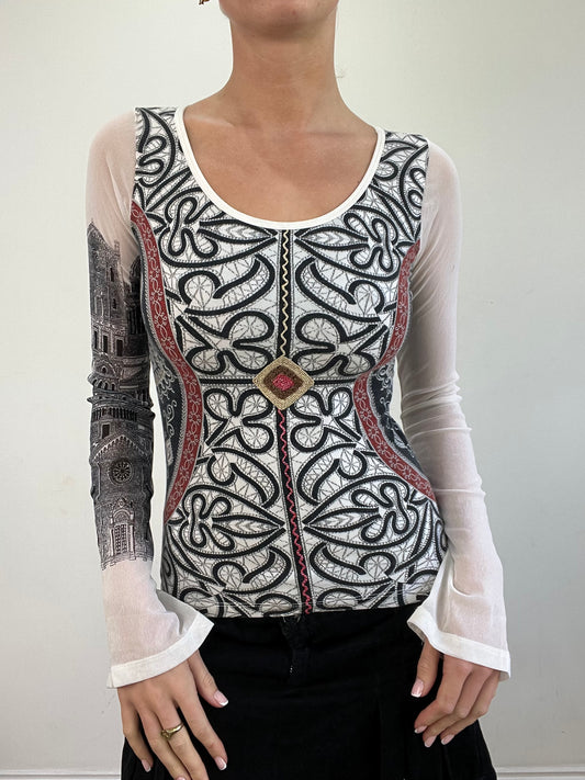 vintage edit twenty | medium white and black save the queen graphic long sleeve top