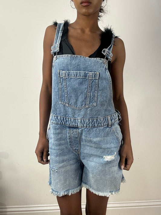 BEST PICKS | small light blue denim dungarees