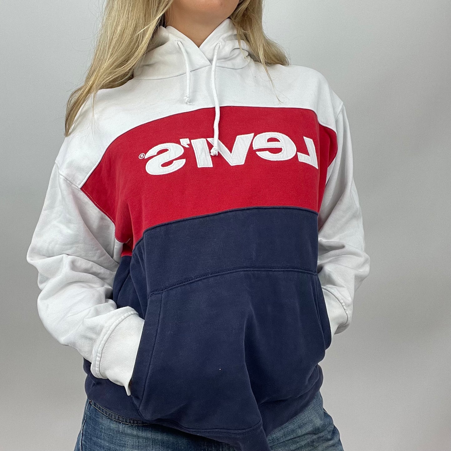 HAILEY BIEBER DROP | medium white, red & blue levi’s hoodie