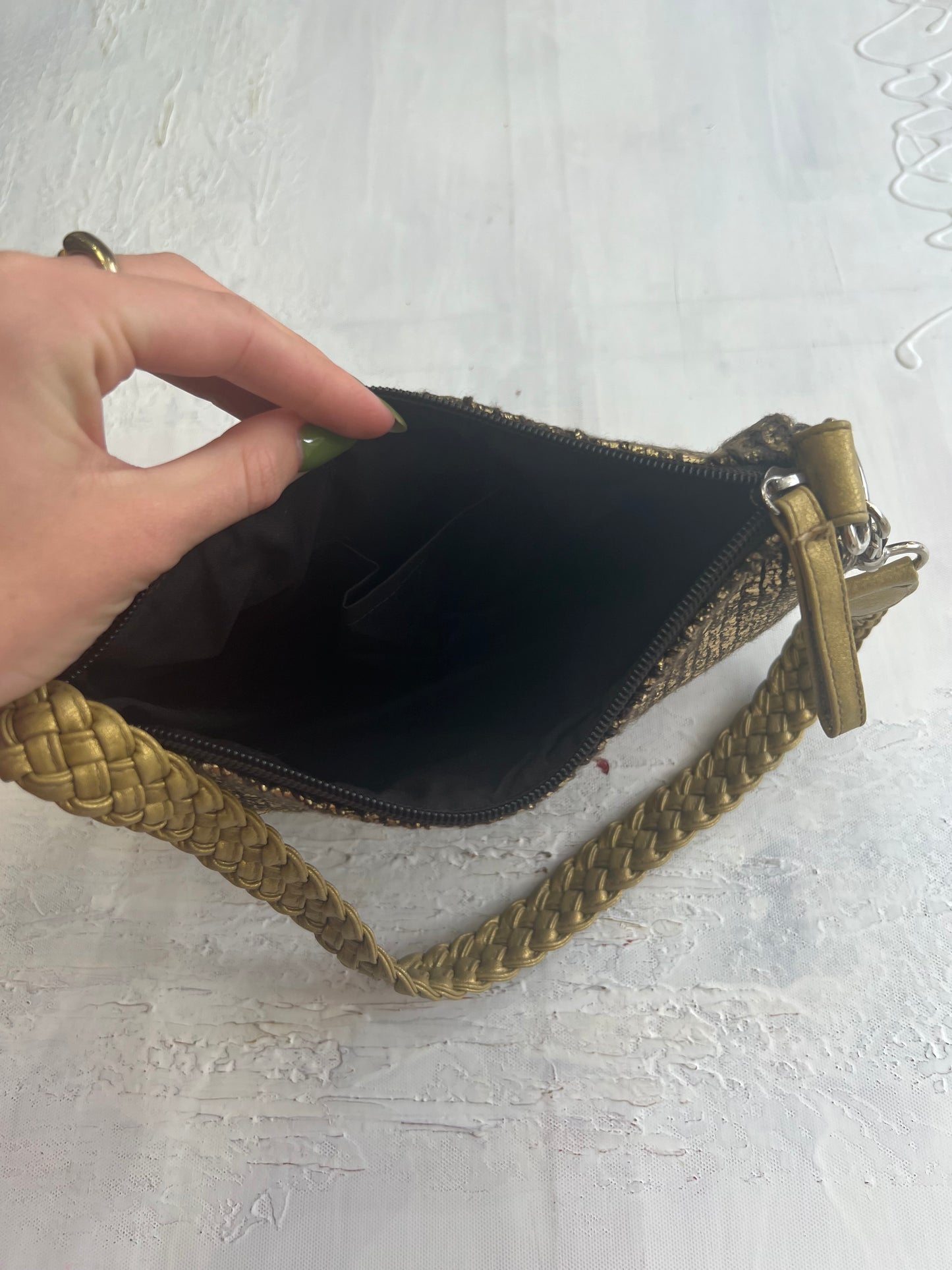 vintage edit nineteen | gold and brown o’neil shoulder bag