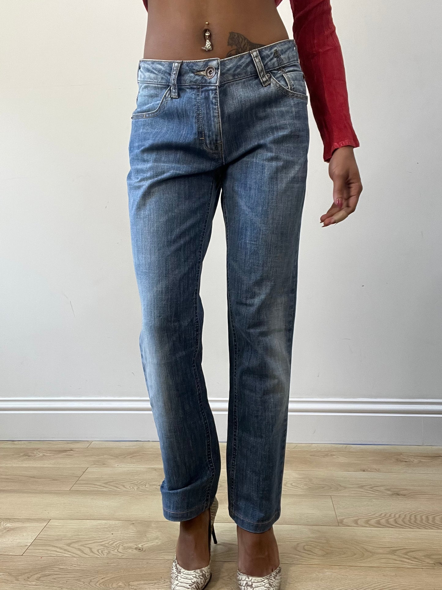 BEST PICKS | medium blue denim jeans with embroidered pockets