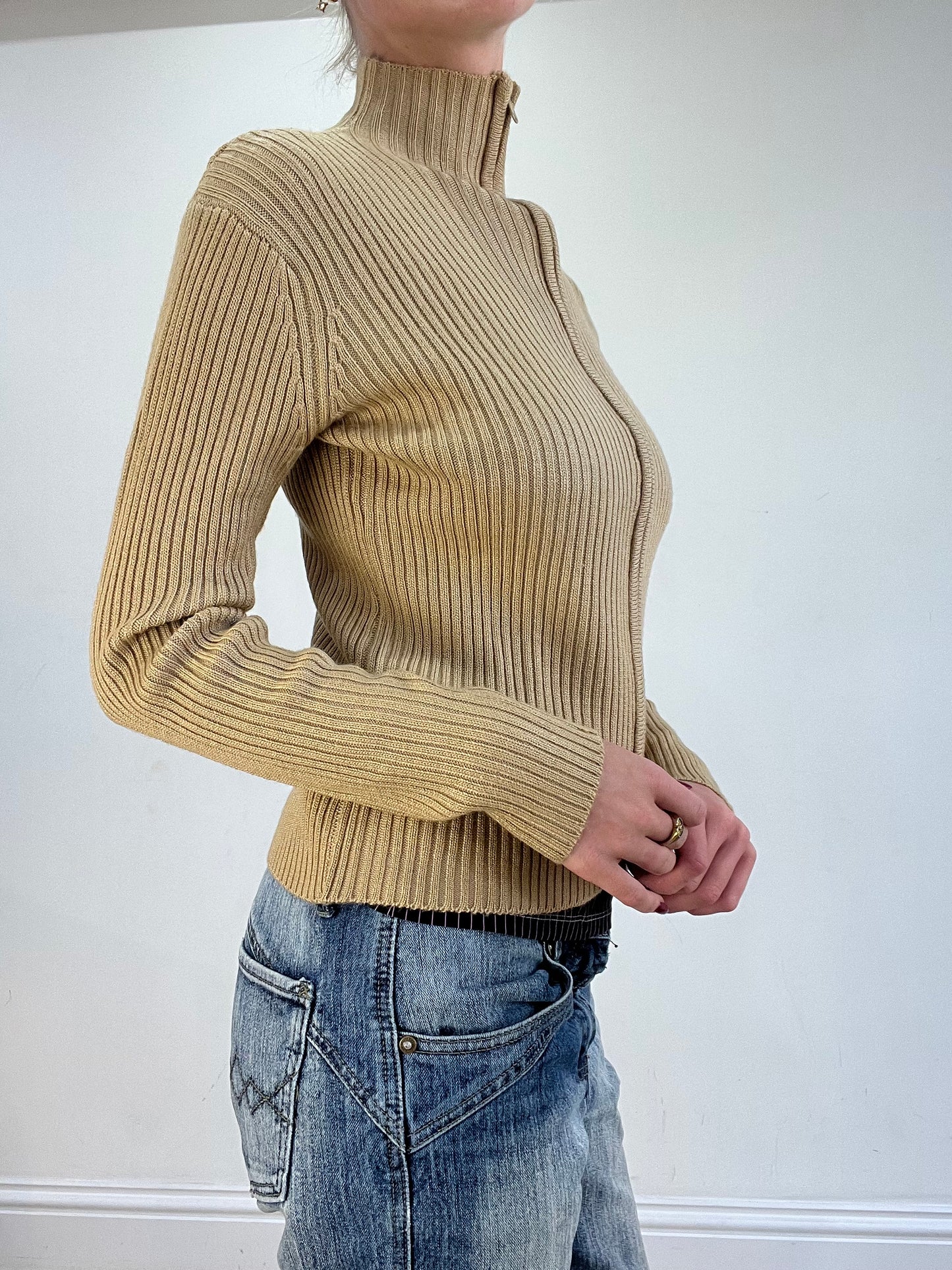 vintage edit sixteen | small beige ribbed dual zip jumper