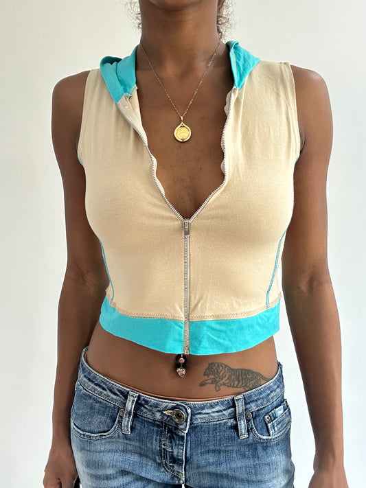 BEST PICKS | small beige and blue cropped hooded top