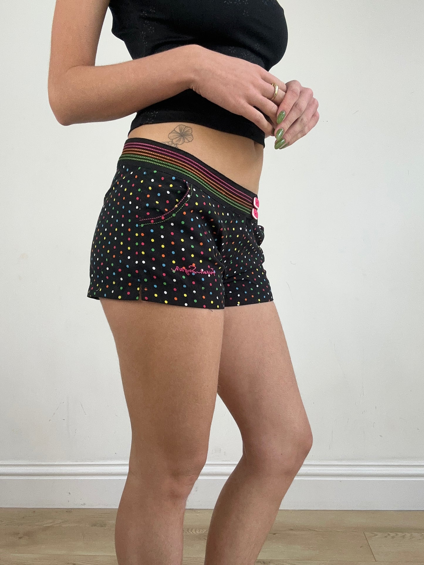 vintage edit nineteen | medium black multicoloured polka dot shorts