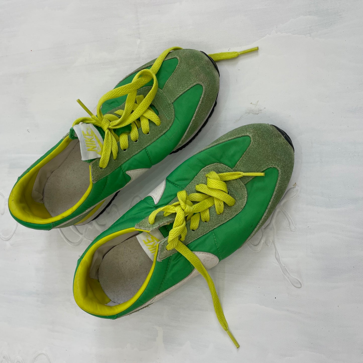 COASTAL GRANDMA DROP | size 5 nike style green trainers