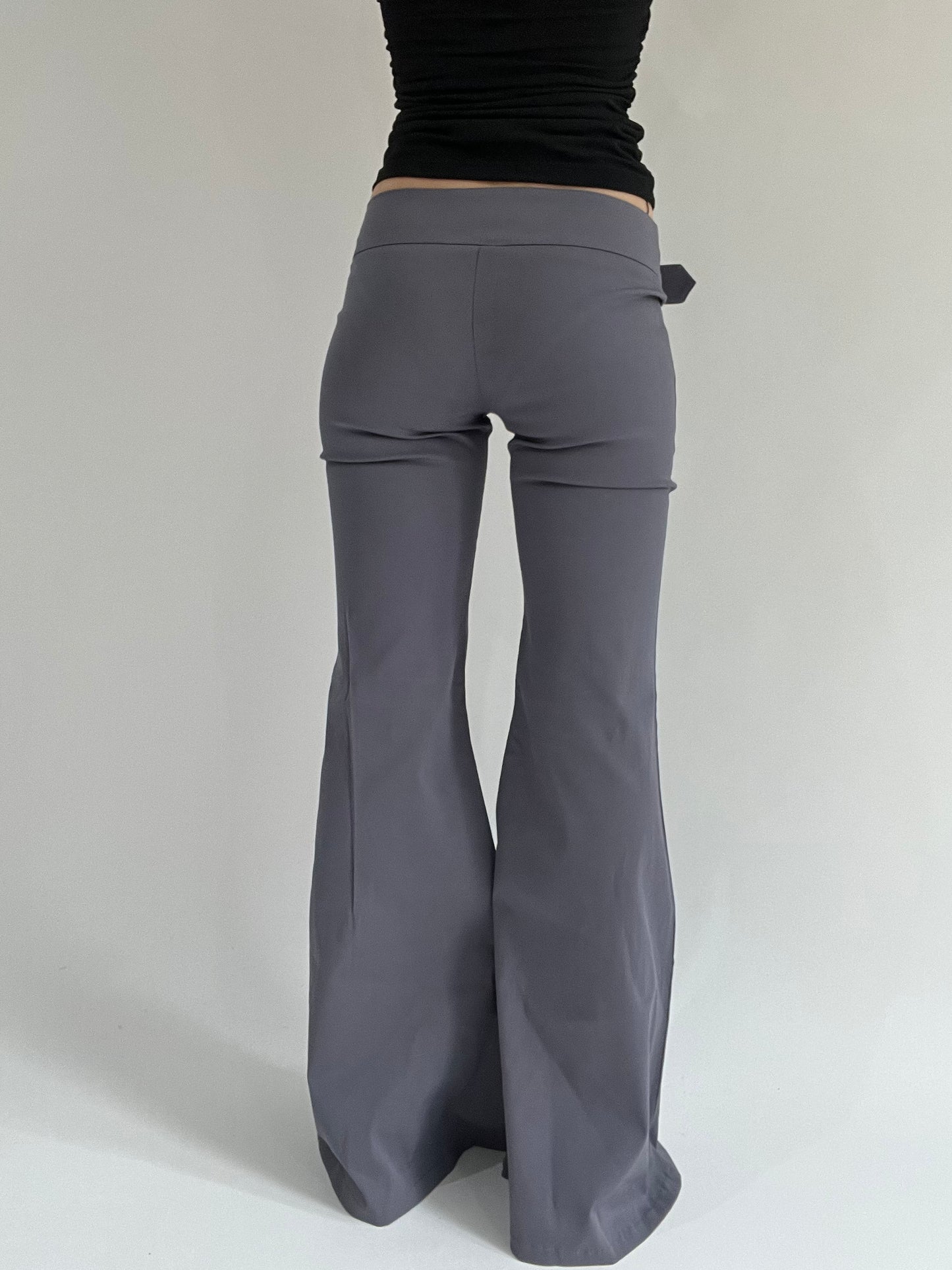 ‼️ | grey belt detail fitted trousers