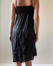 french summer drop | taille: S · couleur: noir · article: robe · détails: broderie anglaise + longueur midi