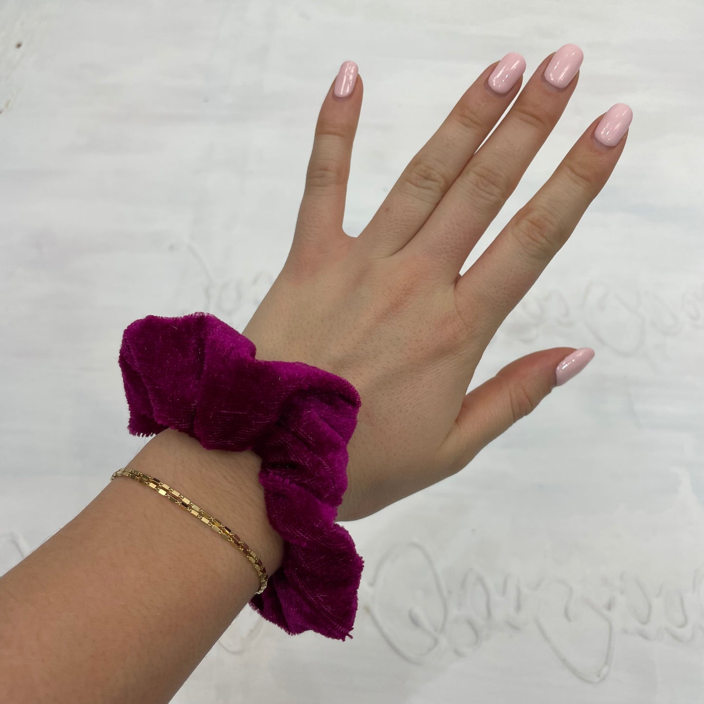 💻⭐️ | light burgundy velvet scrunchie