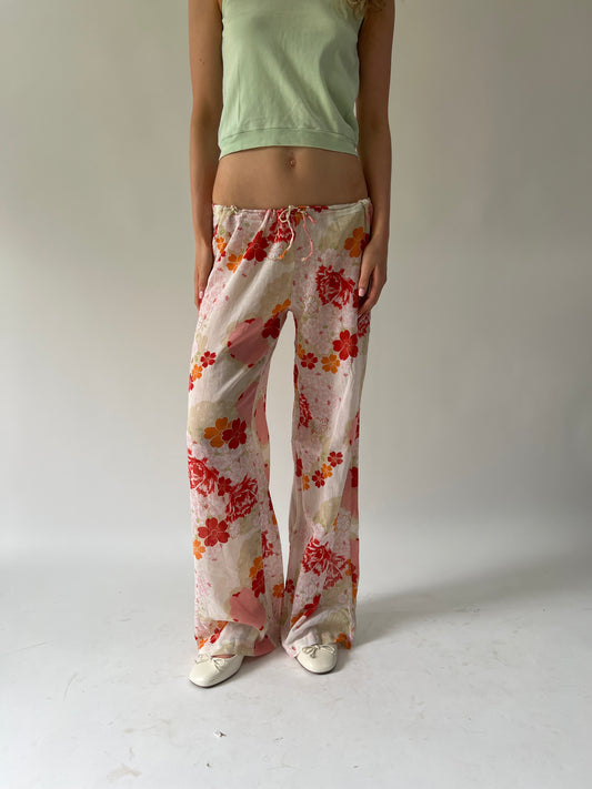 SATC drop | large white and red united colours of benetton sheer trousers