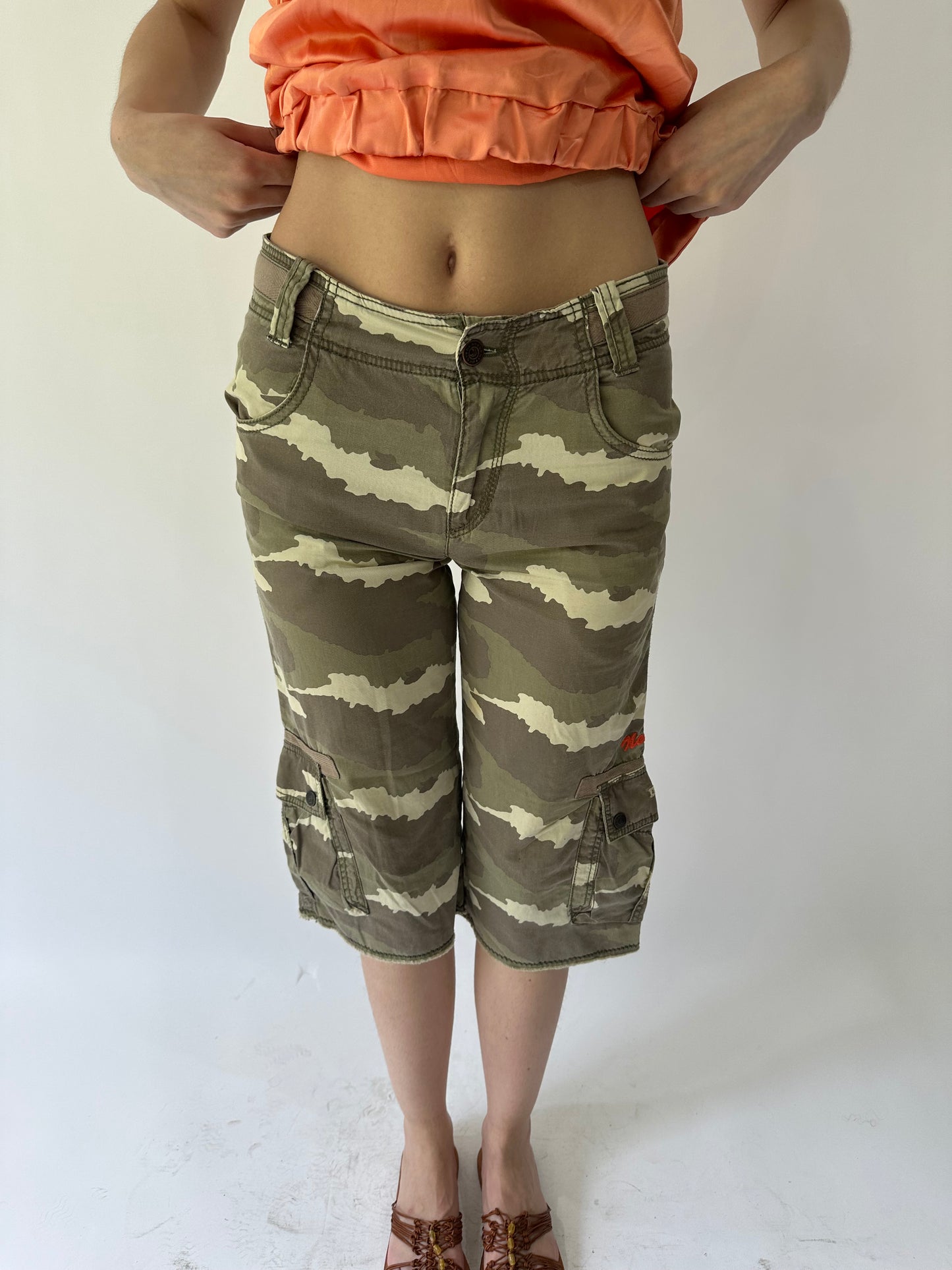 festival drop | small green dkny camo cropped capris