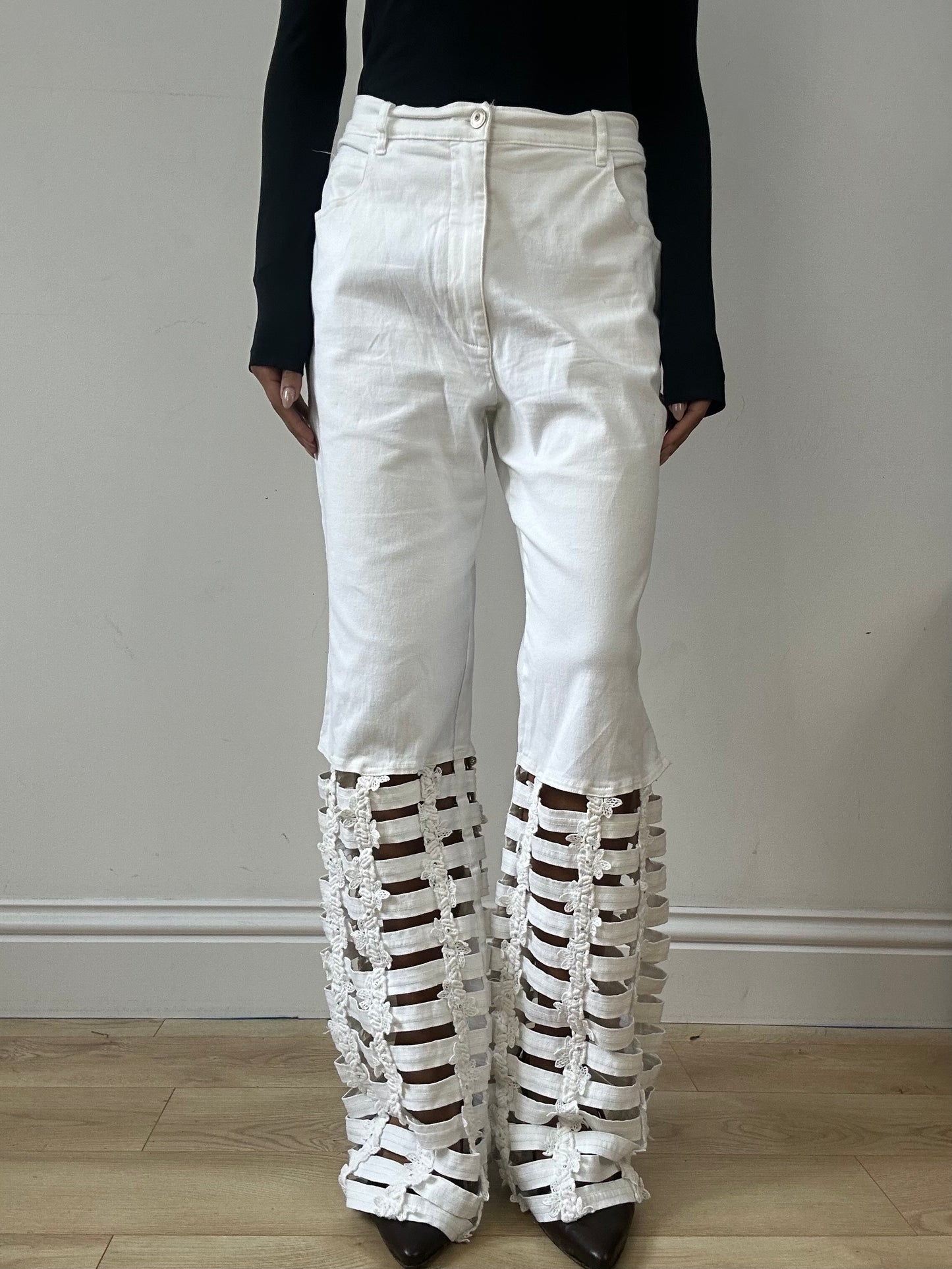 vintage edit fifteen | medium white high waist jeans with cut out floral legs
