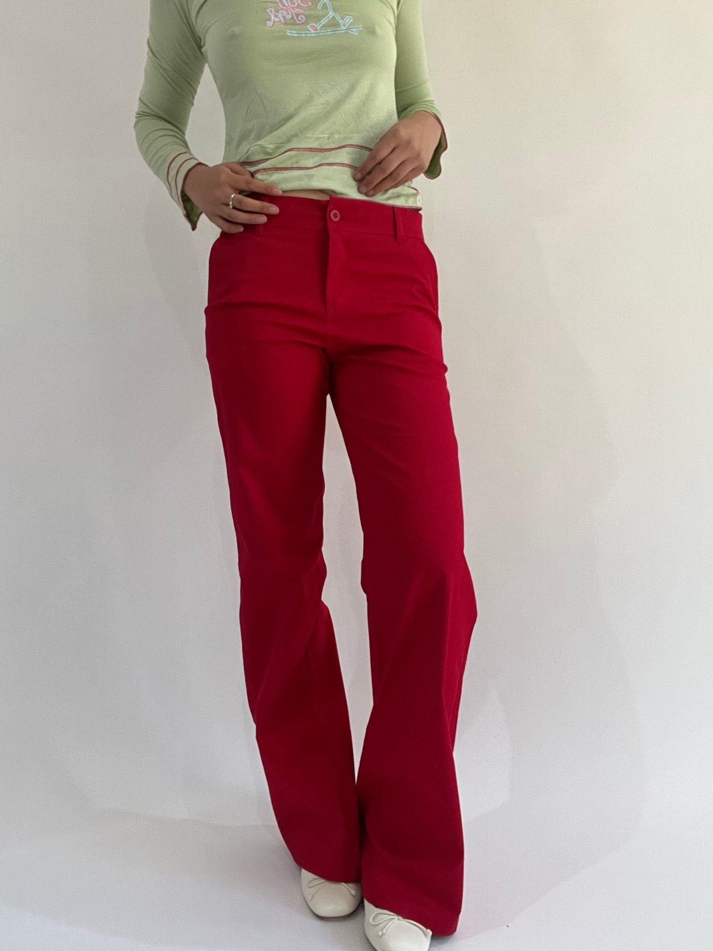 ‼️ | medium red fitted trousers