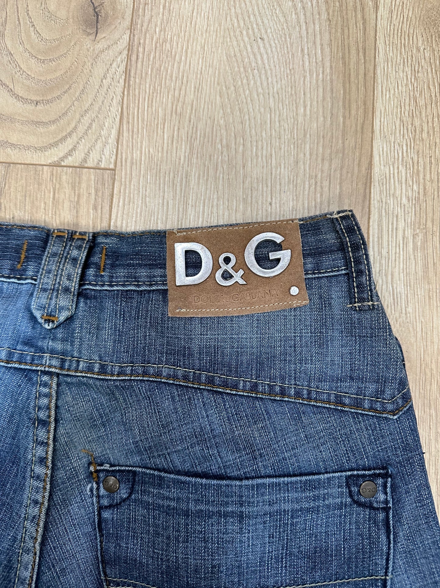 vintage edit fifteen | extra small light blue denim d&g style jeans with logo pocket