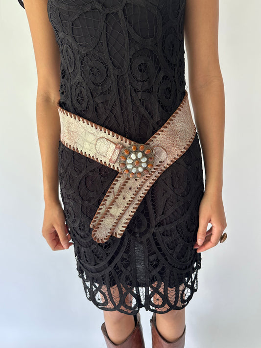 festival drop | brown and white distressed oversized belt