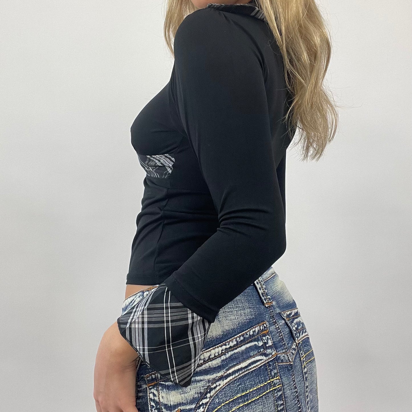 JEANS AND A NICE TOP DROP | small black long sleeve top with check detail and collars