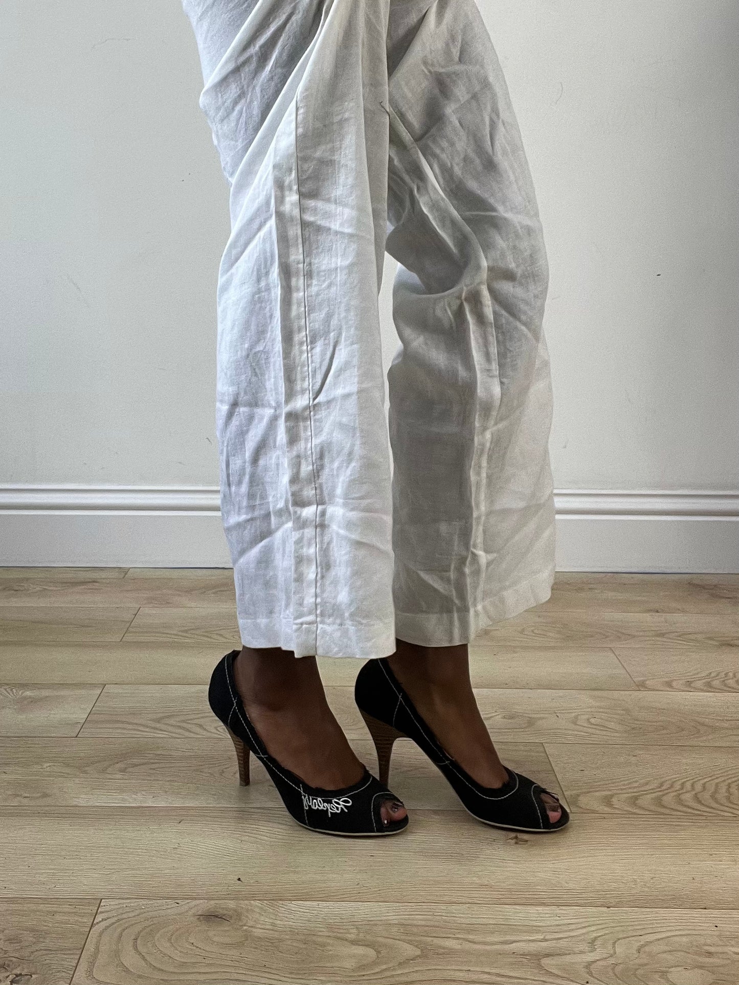 LFW edit | UK6 navy blue replay open toe heels with logo detail