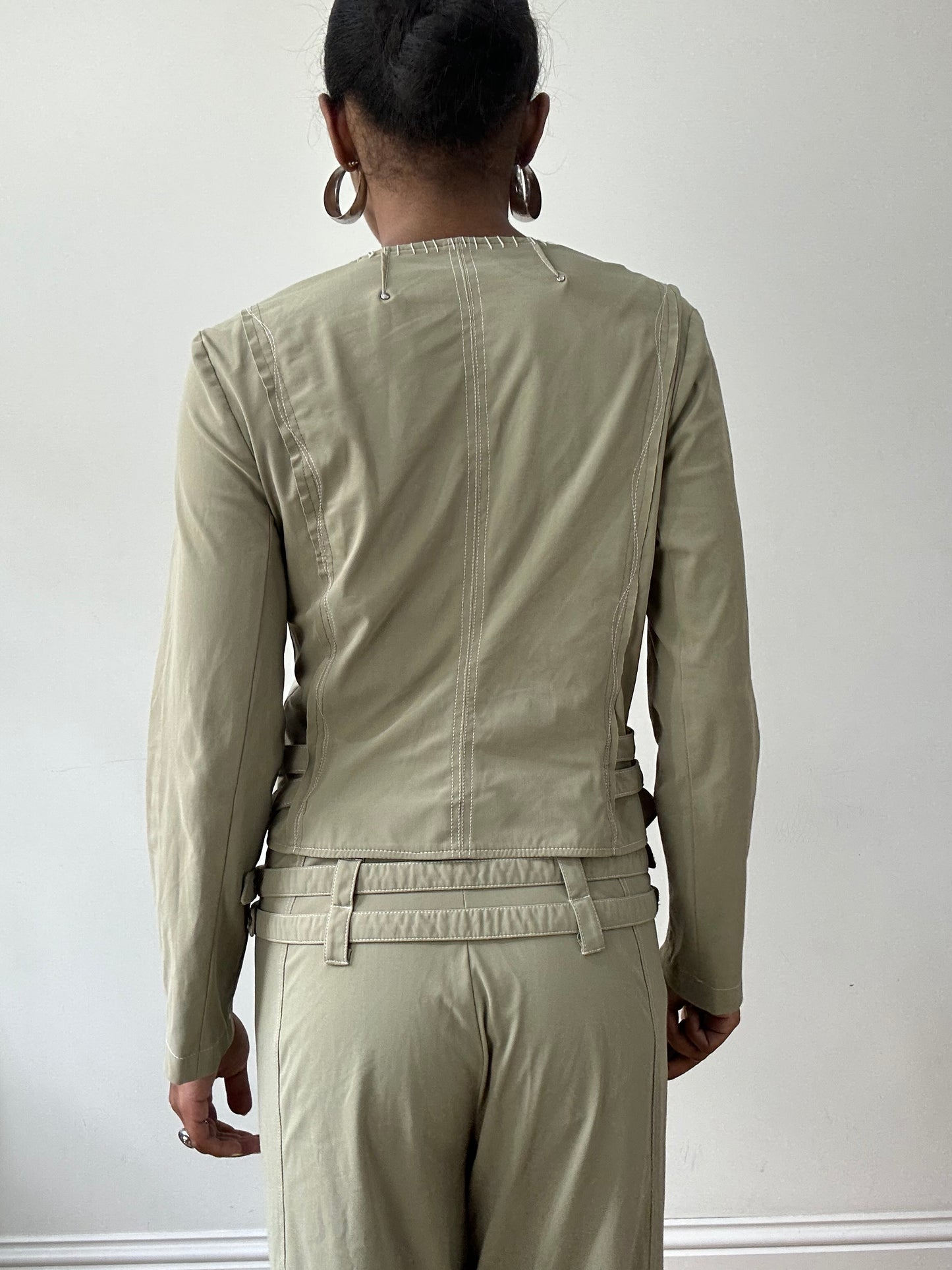 BEST PICKS | small khaki trousers and jacket set