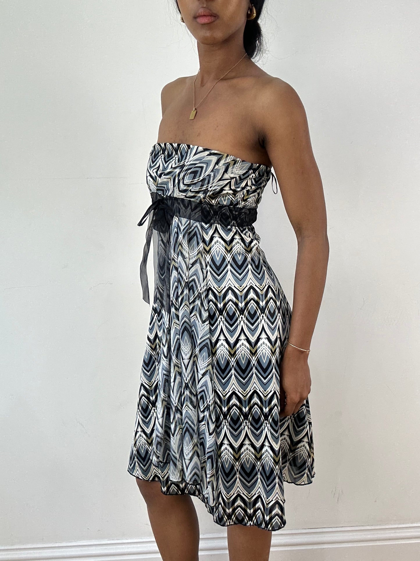 vintage edit twenty-one | small grey morgan de toi bandeau mini dress