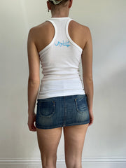 💻‼️ white tank top with quick silver spell out in blue